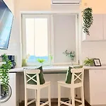 Apartman Read About It - Stylish *