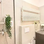 Apartman Read About It - Stylish *